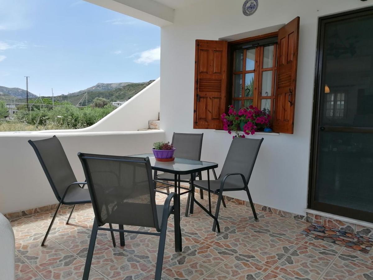 Athena'S Houses Skyros Exterior photo