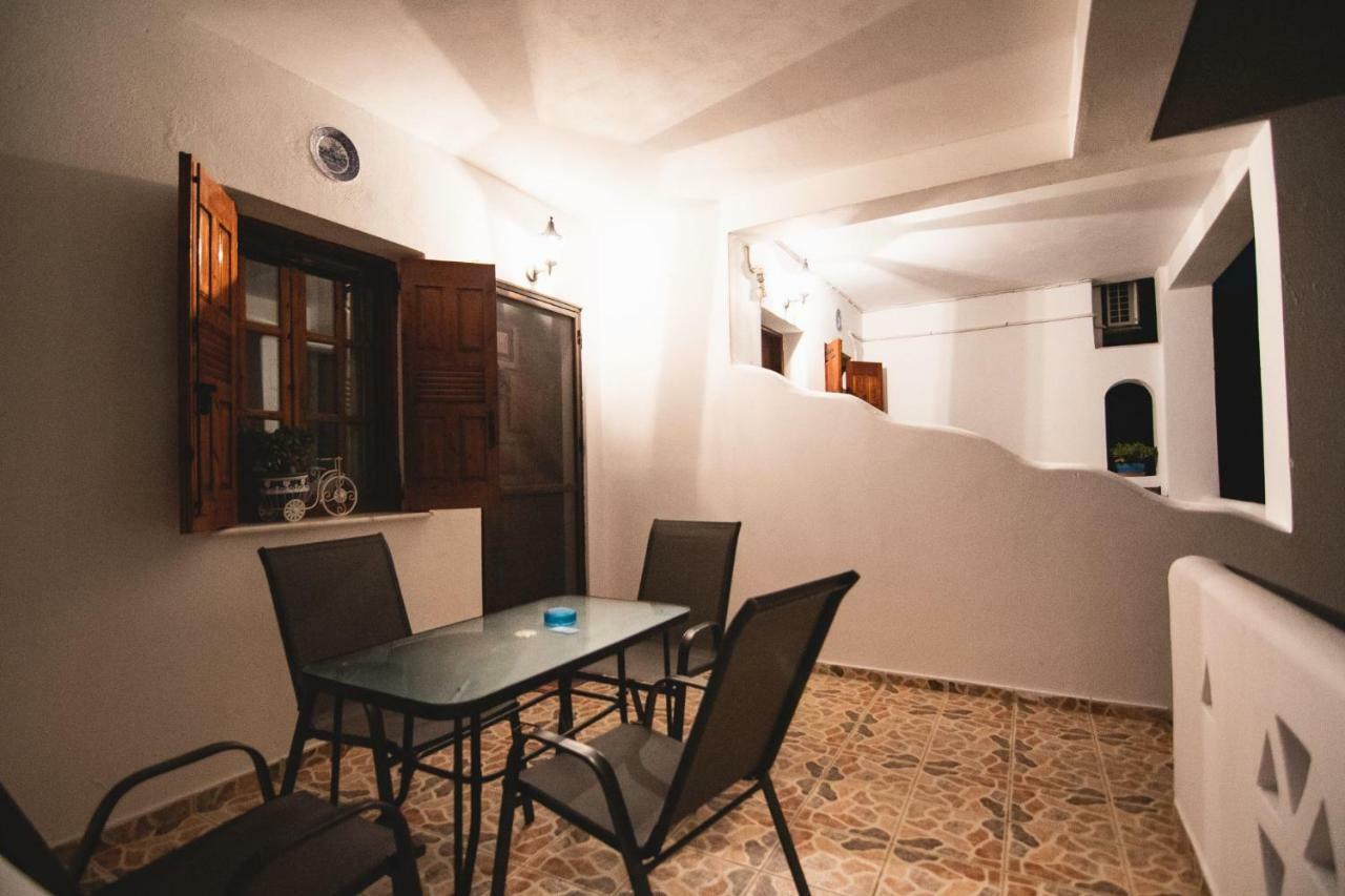 Athena'S Houses Skyros Exterior photo